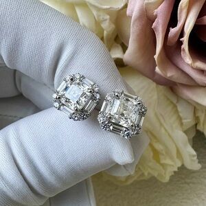 Certified 2.0 CT t.w. Moissanite Diamond Stud Earrings